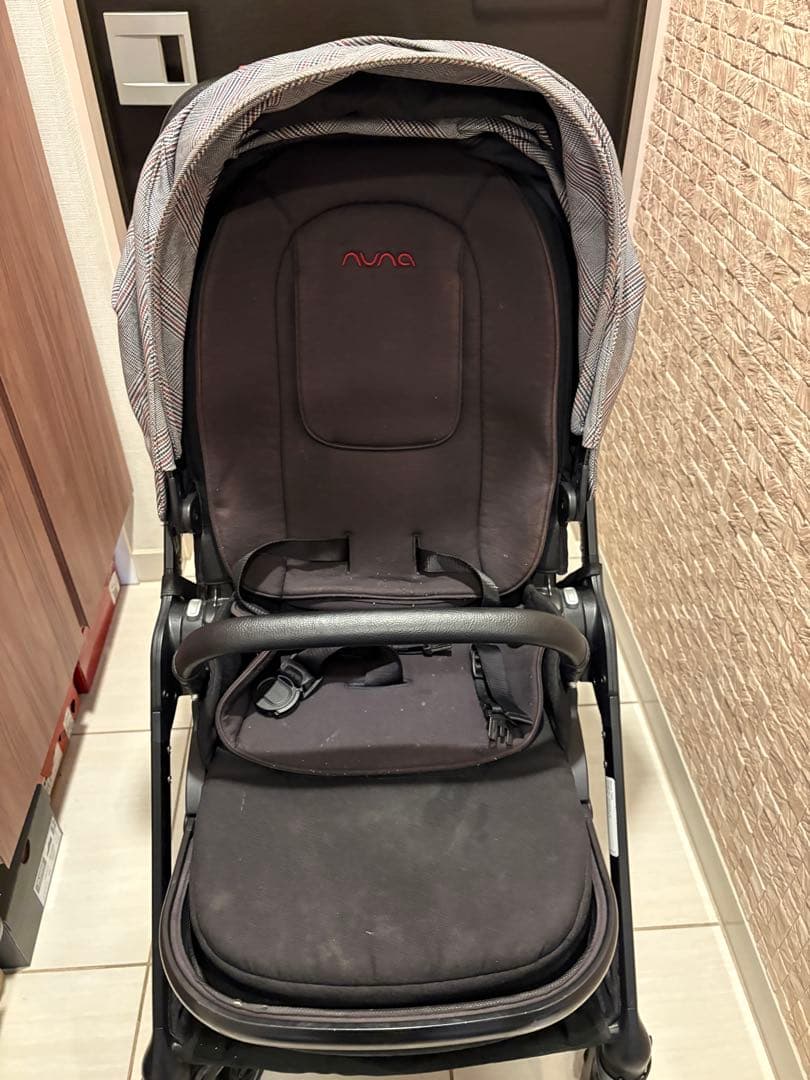 さらに値下中】NUNA trivベビーカー (ブラック/チェック柄) - メルカリ