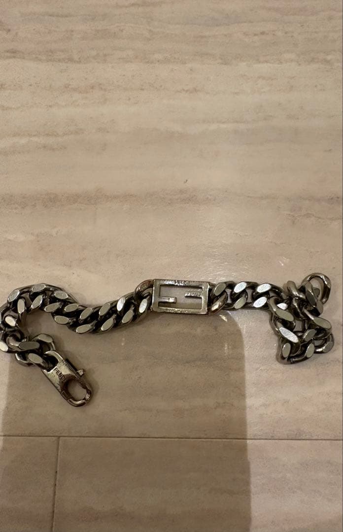 ア*マ様 FENDI シルバー チェーンブレスレット FENDI（フェンディ） ブレスレット バングル チェーンブレスレット