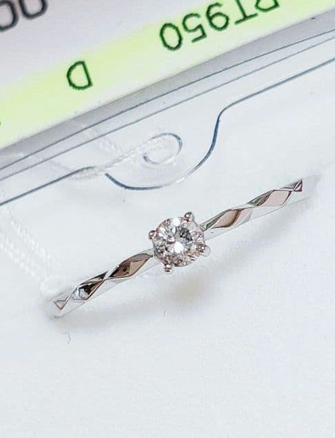 新入荷 未使用品 pt950 天然ダイヤモンド 0.08ct リング