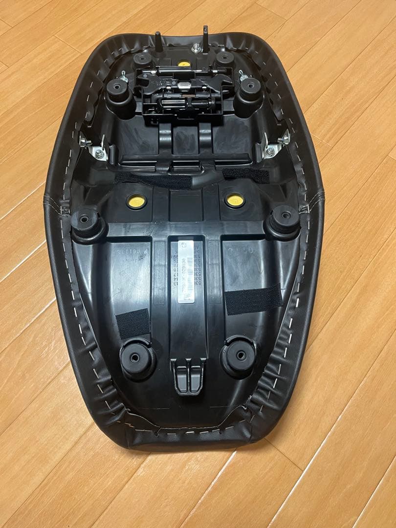 Z900RS 2024年式(8BL) 純正シート ブラック - メルカリ