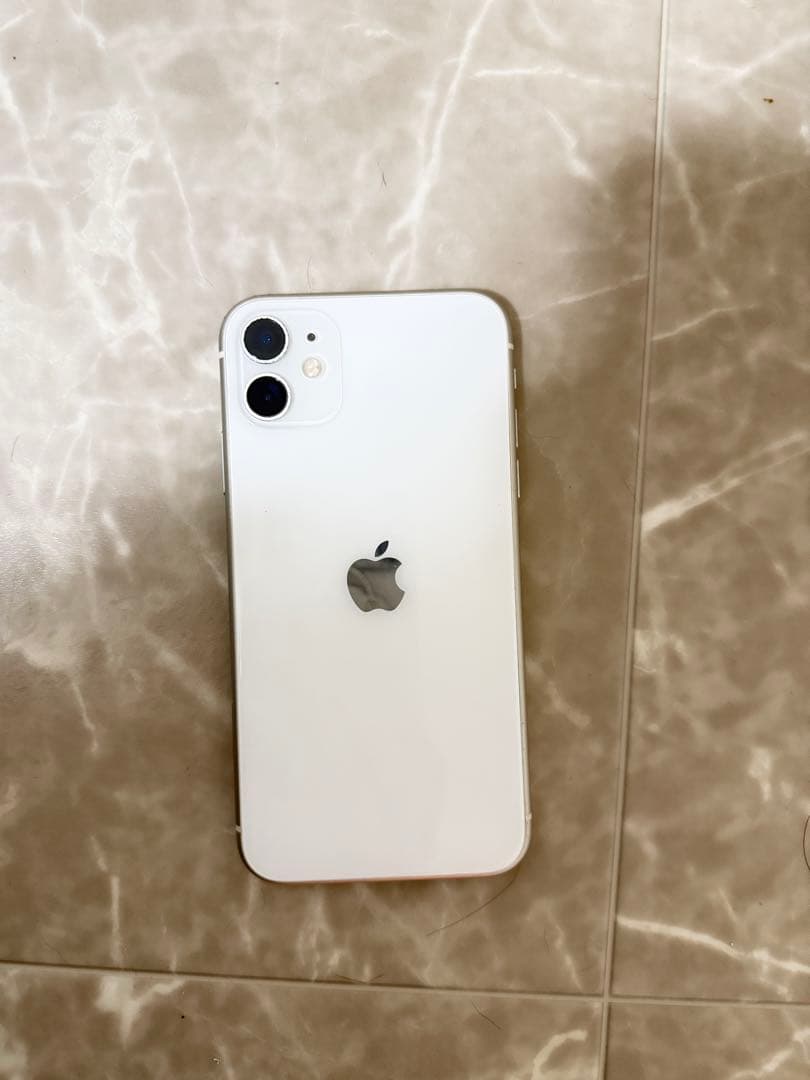 Apple iPhone11本体 ホワイト 64GB SIMフリー - メルカリ