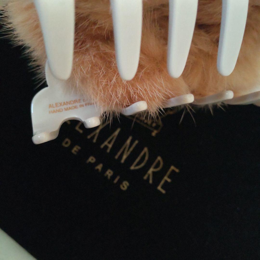 ALEXANDRE DE PARIS ヘアクリップ ベージュ ミンクファー - メルカリ