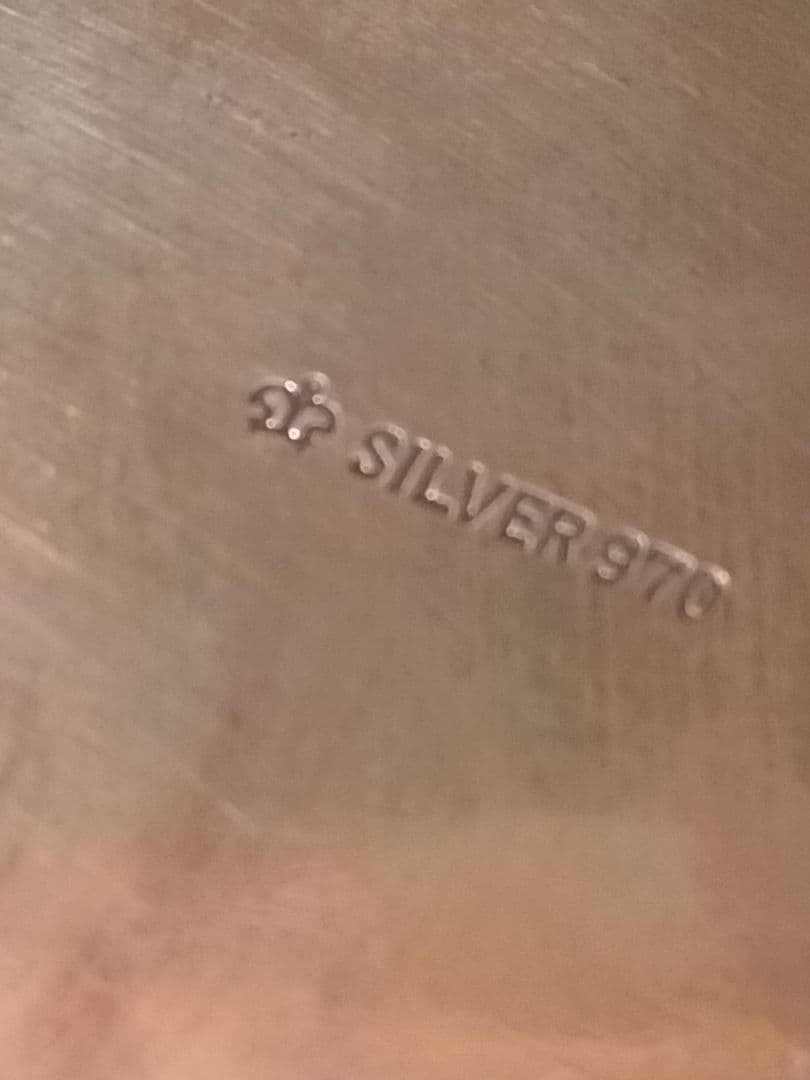 銀製トロフィーと花弁型皿セット - メルカリ