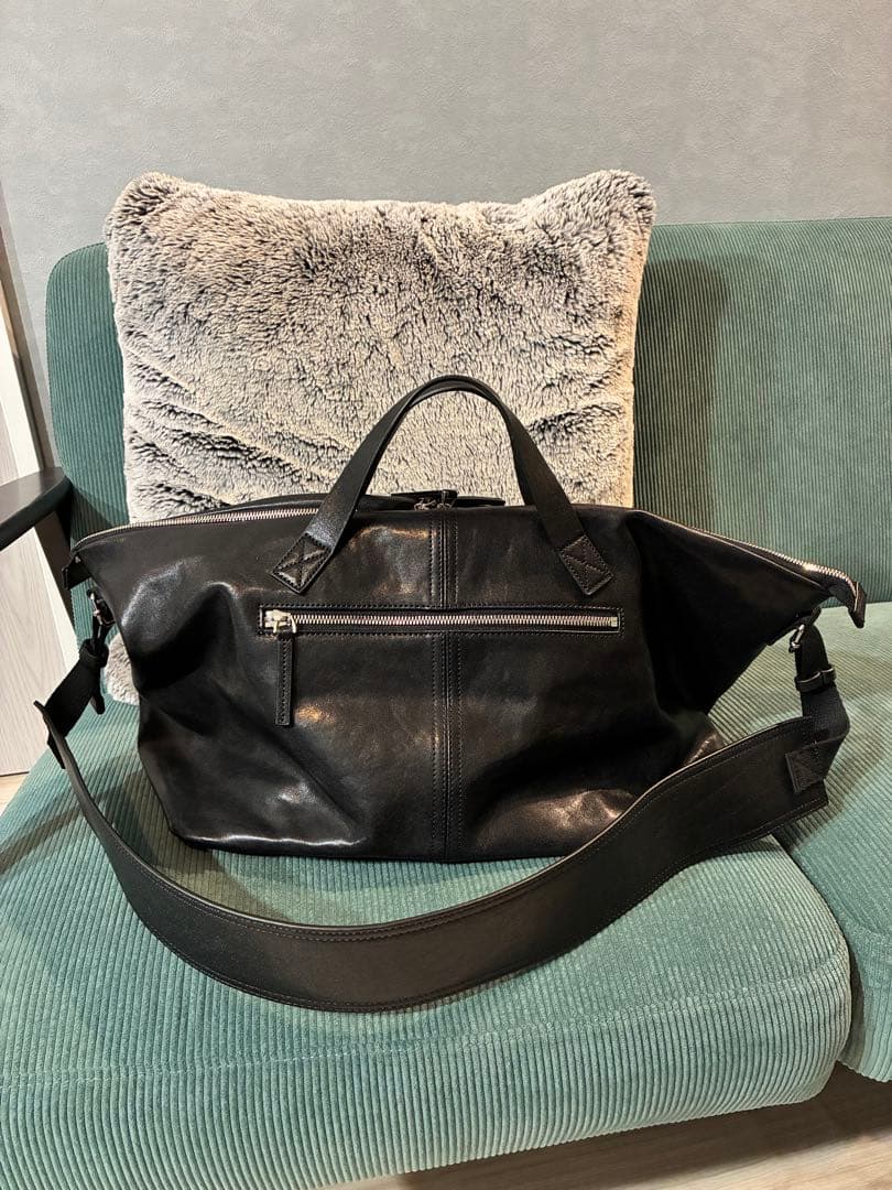 PRY シュウトLeather Front Zip Travel Bag - メルカリ