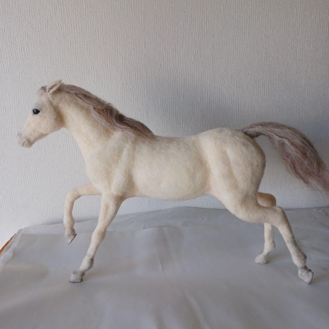 白馬(羊毛フェルト) - メルカリ