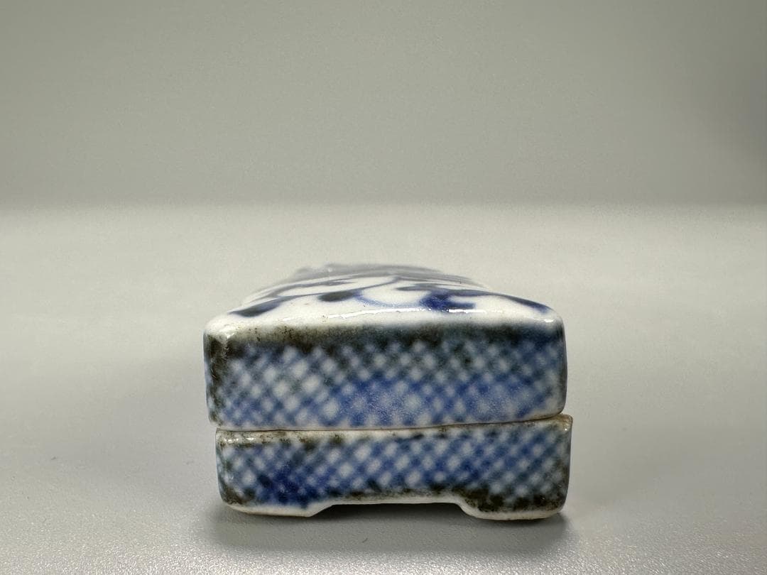 中国美術 清朝 清時代 青花花卉文 玩字款 香合 染付蓋物 香