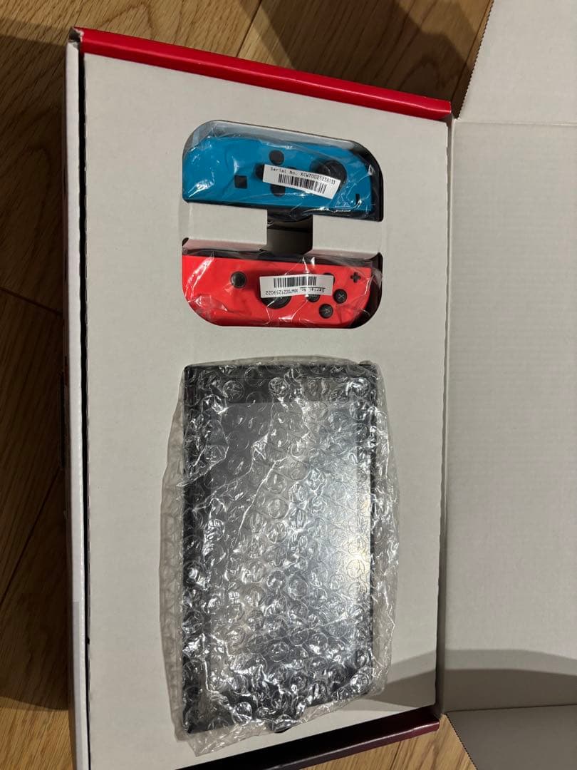 Nintendo Switch 本体 青・赤 Joy-Con付き - メルカリ