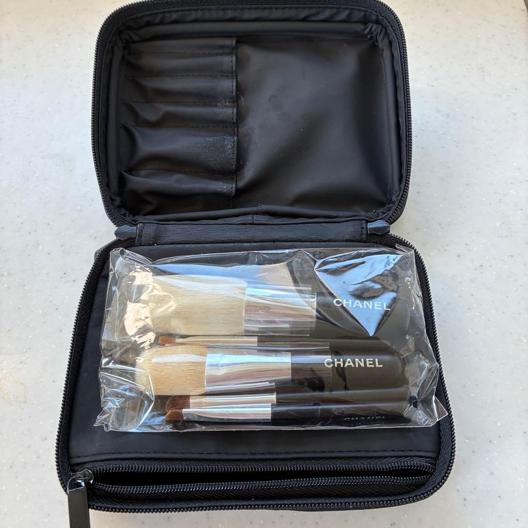 新品未開封　正規限定品　CHANEL メイクミニブラシセット　6本　ポーチ付き Used 未使用】シャネル CHANEL レ ミニ ドゥ シャネル 2013 ポーチ 6