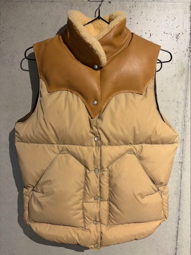 ロッキーマウンテン　フェザー　ダウンベスト ロッキーマウンテン × ジャーナル スタンダードの別注ダウンベストは