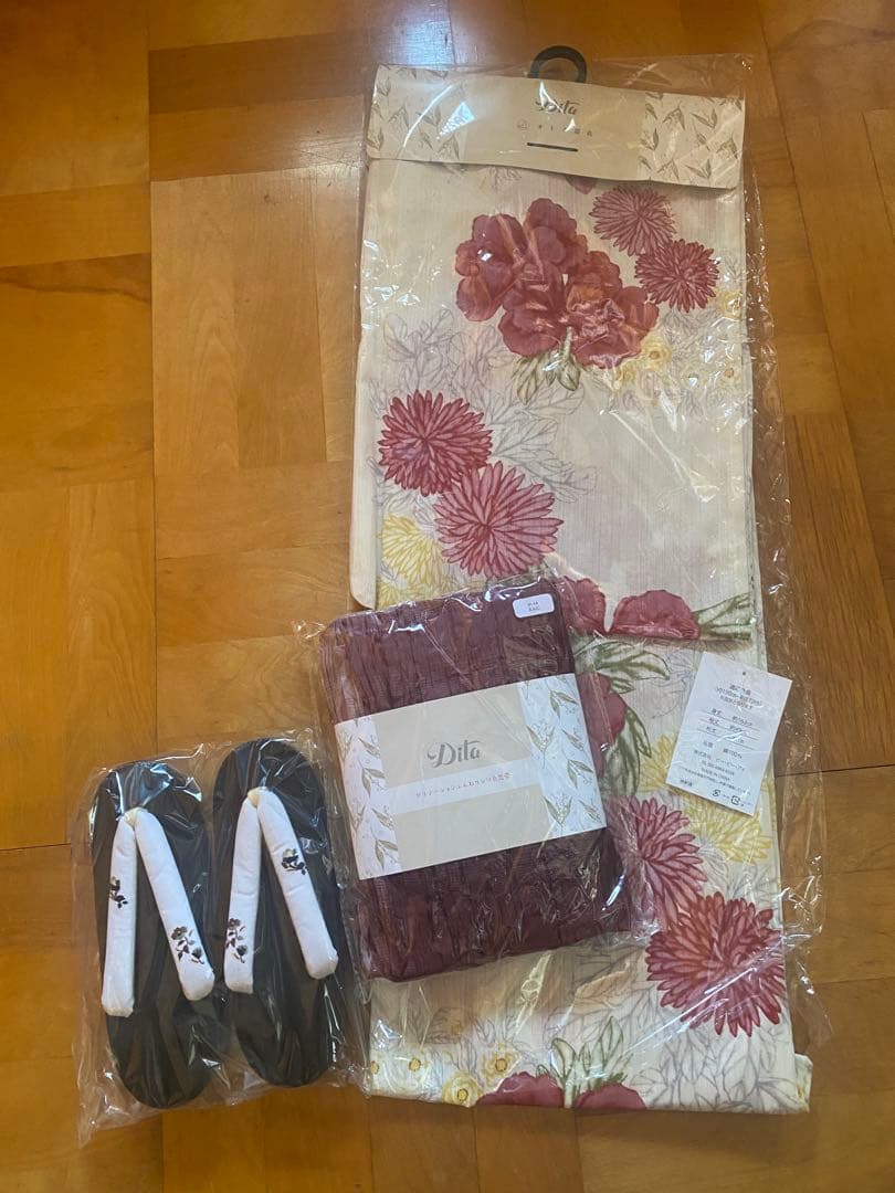 花柄 浴衣・帯・下駄セット 即日発送】シック大人フラワー浴衣【浴衣3点セット 浴衣/帯/下駄