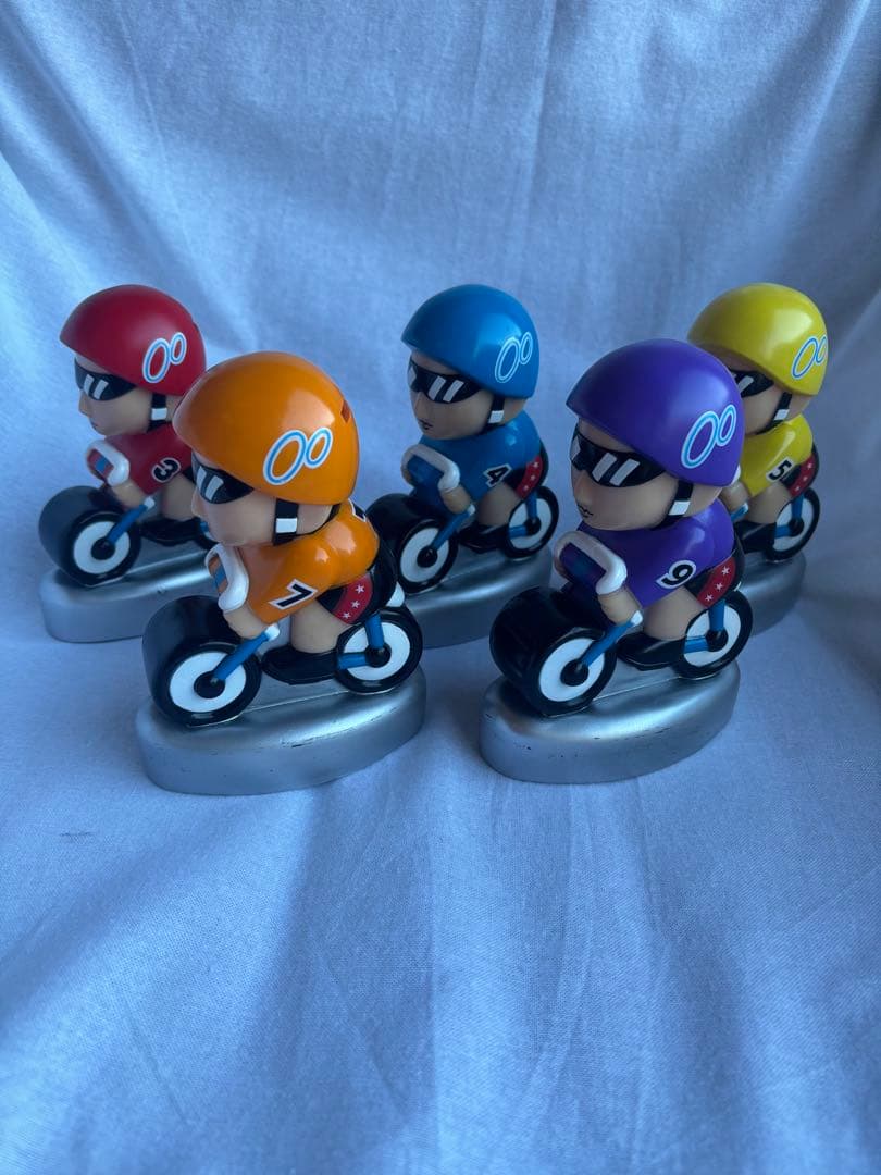 競輪　競輪マン　貯金箱　公営ギャンブル Amazon.co.jp: ☆ ケイリンマン 貯金箱 8番車 競輪☆ : おもちゃ