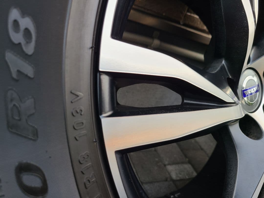 ①MAK ストックホルム 18in 7.5J +50 PCD108 63.4mm