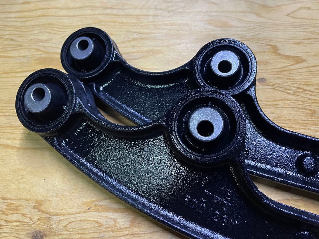 【全国送料無料】ジムニー新品ダブル偏芯ブッシュリーディングアームJB64JB23 楽天市場】【スズキ純正】リーディングアーム＆トレーリングアーム