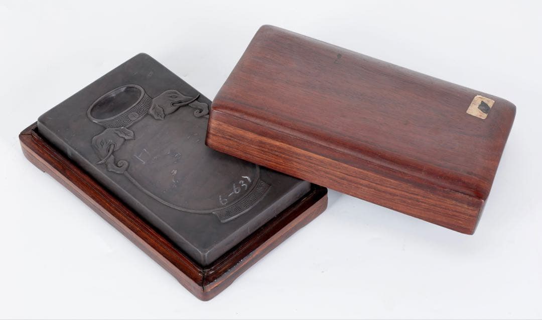 御*榮様 中国古玩 象壺陰陽図彫 長方唐硯 唐木箱付