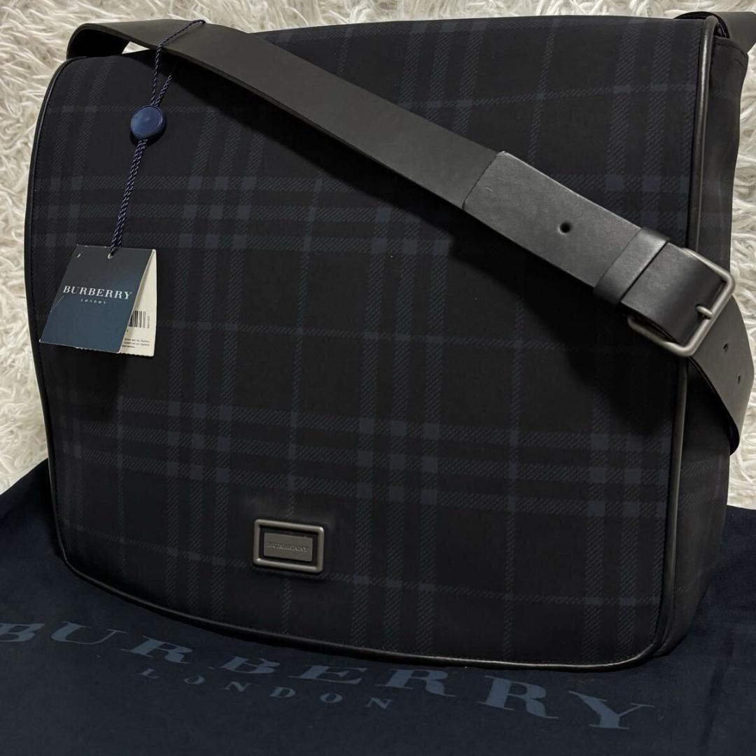 ✨新品未使用/付属品付✨バーバリーロンドン メッセンジャーバッグ ノバチェック BURBERRY（バーバリー） ノバチェック トートバッグ PVC × レザー ノバ