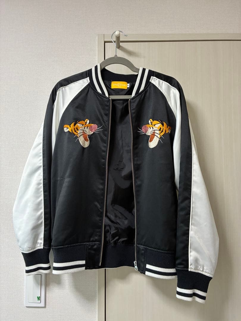 【M】ティガー刺繍 スカジャン 黒白 M】ティガー刺繍 スカジャン 黒白 M】ティガー刺繍 スカジャン 黒白