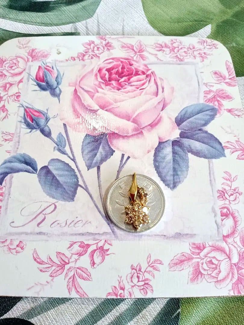 ✨【美品】k18ダイアモンド1.4g 0.60ct 花モチーフネックレストップ