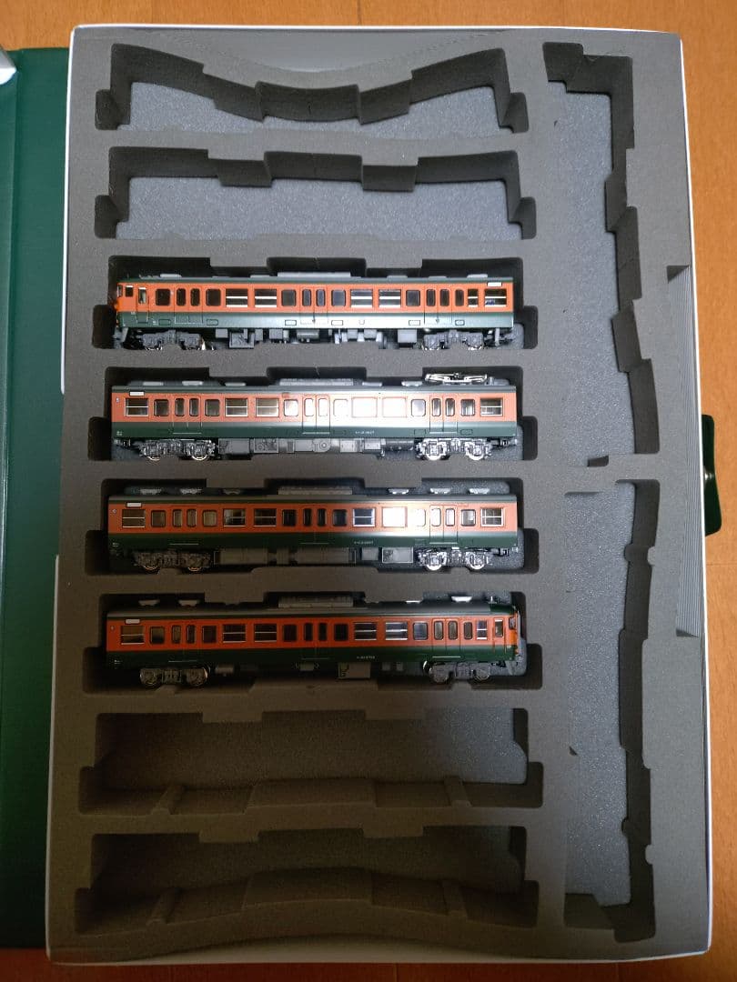 113系 2000番台 湘南色(JR東海・T編成) 4両セット 113系2000番台 湘南色 (JR東海・T編成) 4両セット (4両セット) (鉄道