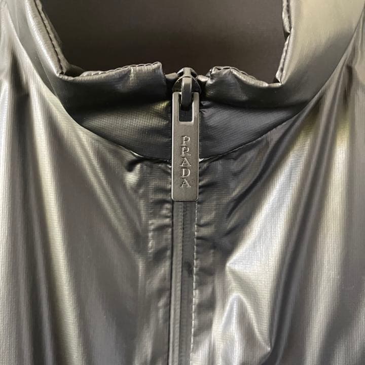 試着のみ】定価24万 PRADA リネアロッサ ナイロンベスト