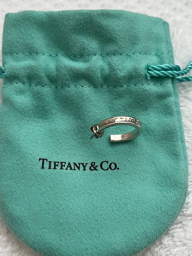 ティファニーナローフープピアス片耳 TIFFANY&Co. ティファニー ナロー フープ ピアス – Trip