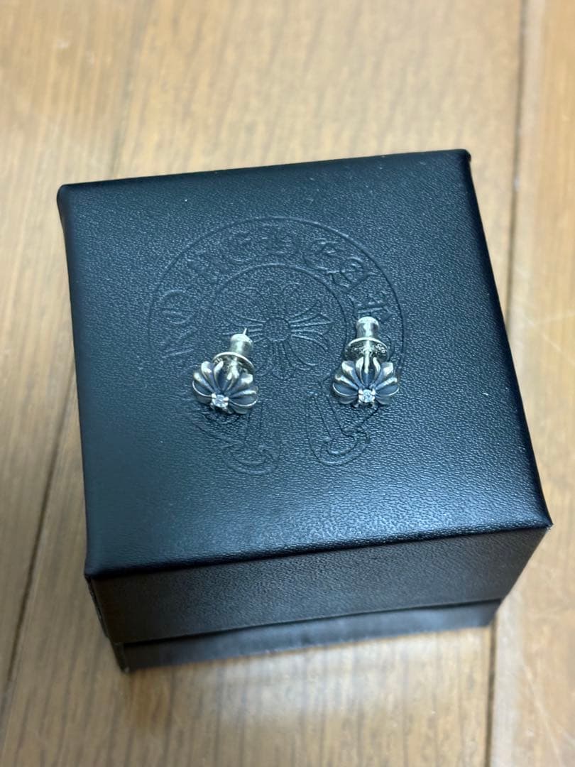 CHROME HEARTS　CHプラス　スタッドピアス クロムハーツCHプラススタッドwithダイヤモンド（ピアス）|クロム