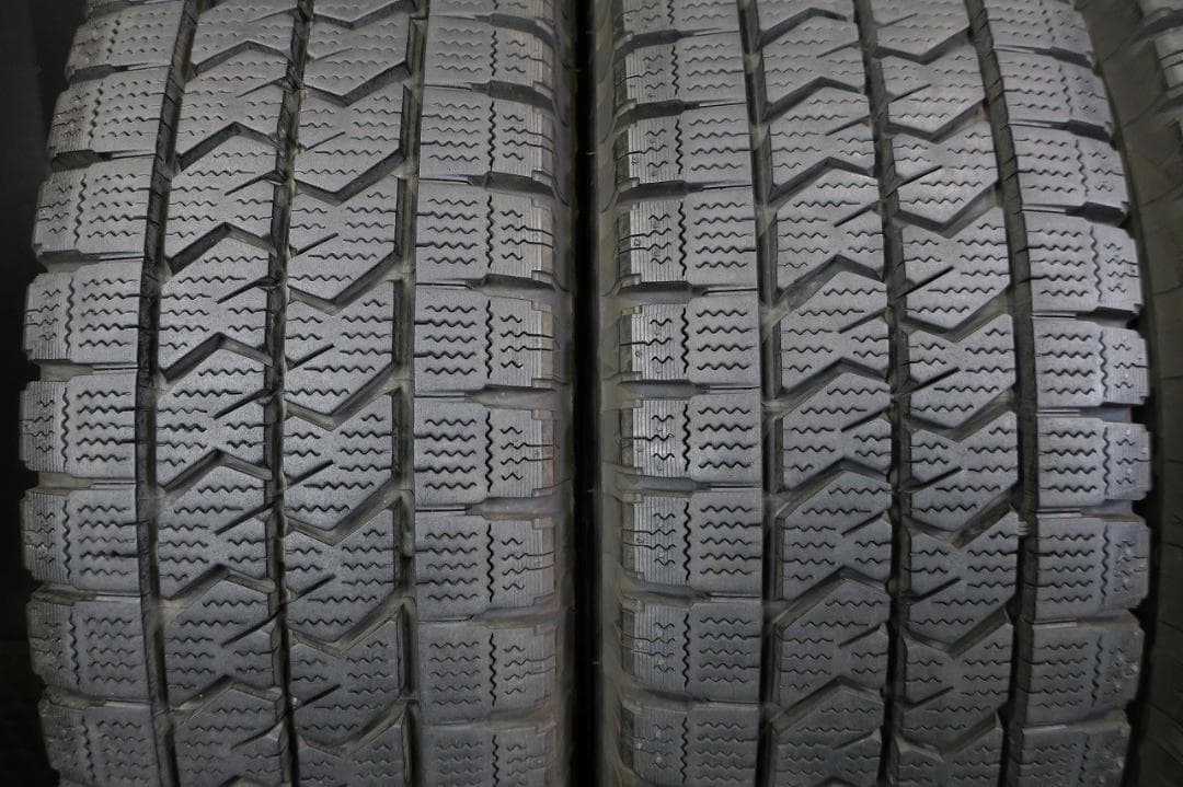 河崎雪様送料込み 205/70R17.5 115/113 ブリヂストン W989