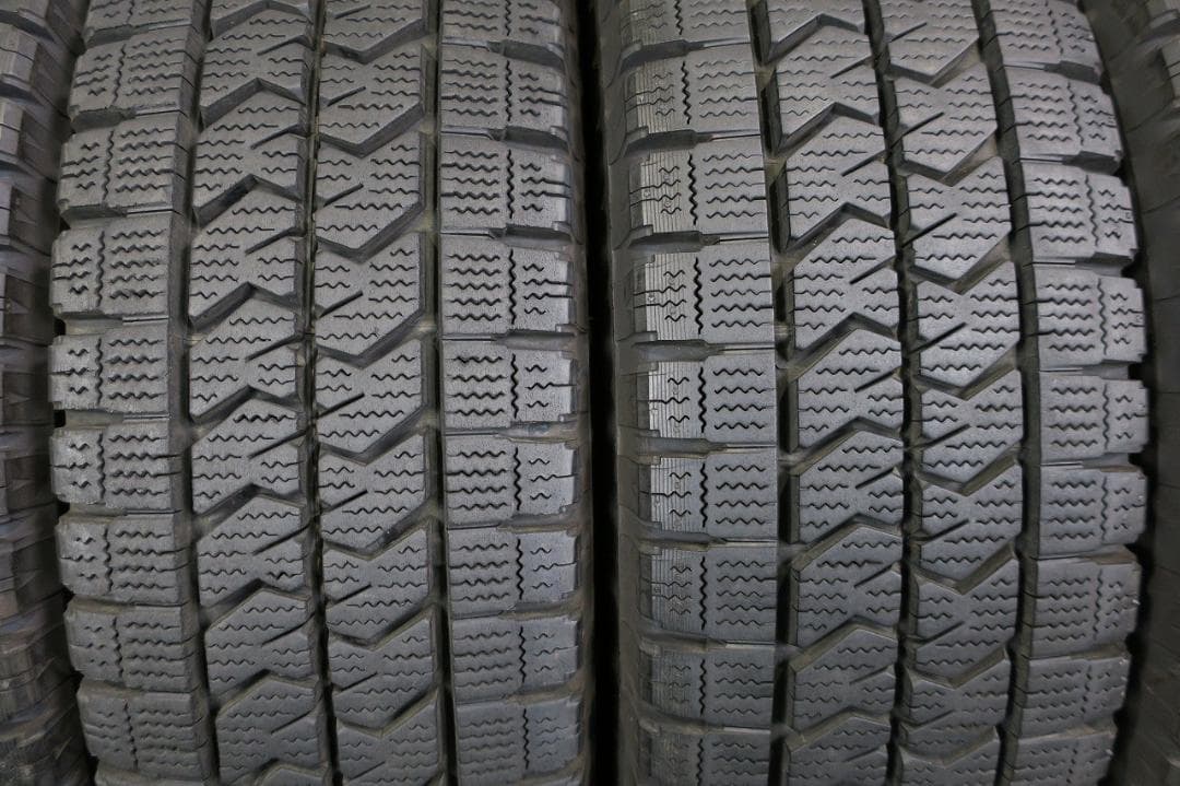 河崎雪様送料込み 205/70R17.5 115/113 ブリヂストン W989