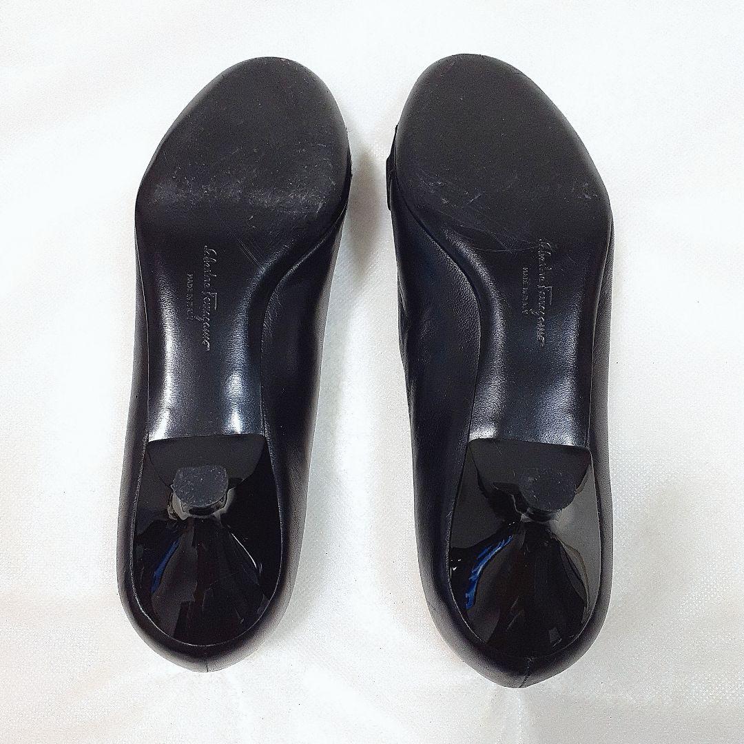 サルヴァトーレフェラガモ ヴァラリボン アーモンドトゥレザーパンプス 5.5D