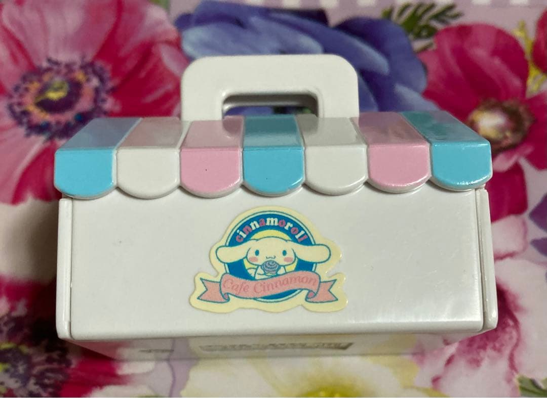 シナモロールハウス ショートケーキ ケーキボックス - メルカリ