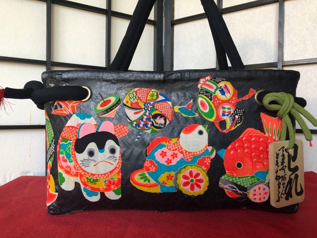 一閑張り　一閑張りバック　 犬張子 狛犬　古布沢山　可愛い　 少し大きめ 一閑張り 古布 狛犬 一閑張りの籠 一閑張りバック 正絹古布 犬張子