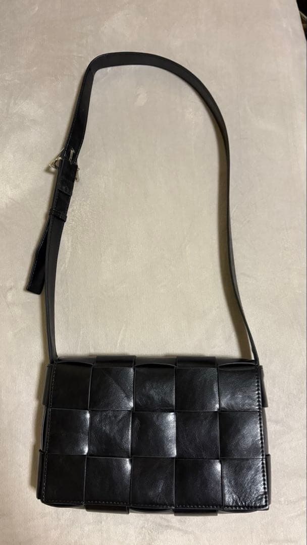 BOTTEGA VENETA ボッテガヴェネタ カセットバッグ ブラッ BOTTEGA VENETA（ボッテガ・ヴェネタ） カセットショルダーバッグ