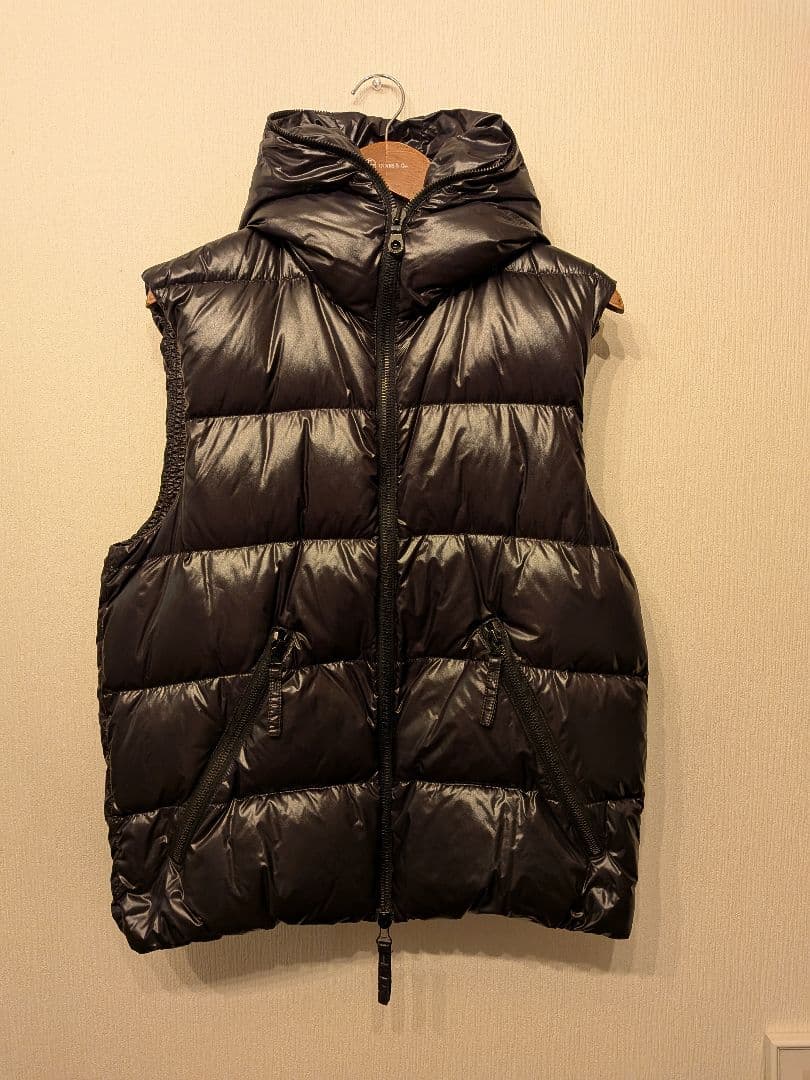デュベティカ ダウンベスト 黒 48 - メルカリ
