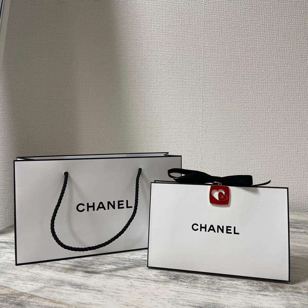 2/24まで】CHANEL ショッパー&ギフトボックス ハートチャーム付き
