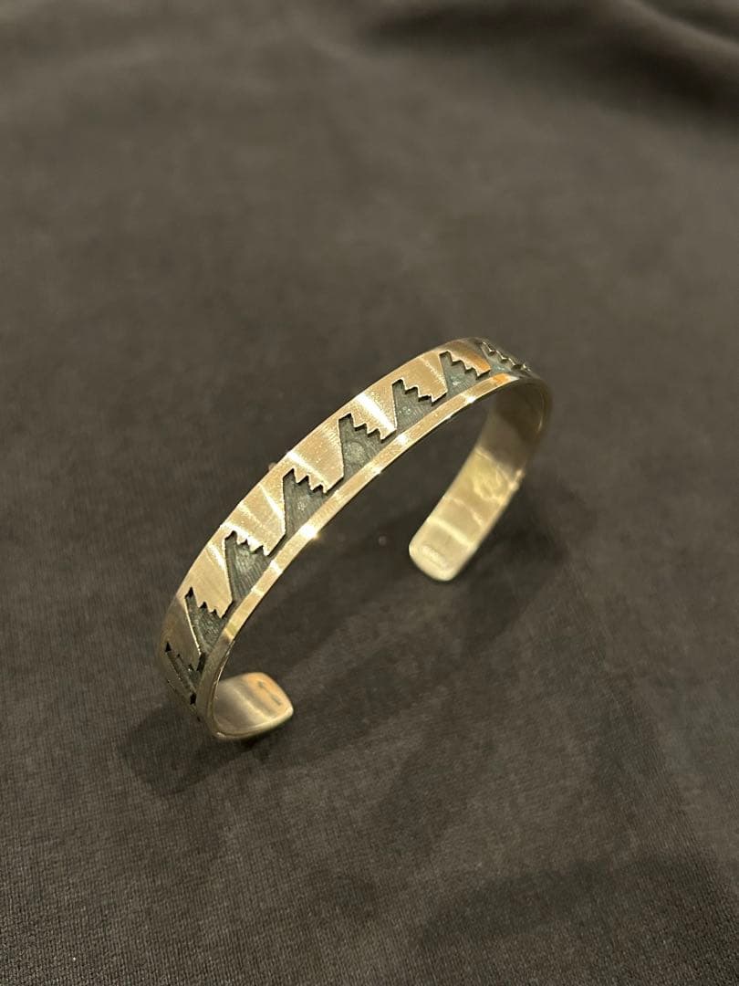 HOPI/ホピ族バングル ホピ族のブレスレット・バングル 〔アメリカインディアンが創る〕