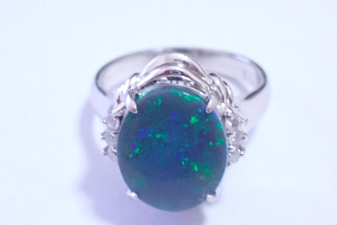 ブラックオパール　指輪　3.02ct　脇石ダイヤ　0.09ct　10.5号
