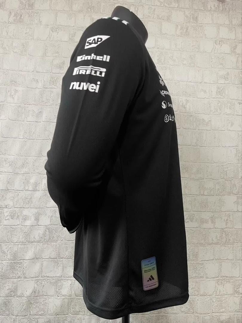 メルセデス - AMG ペトロナスF1 チーム ロングスリーブ T シャツ