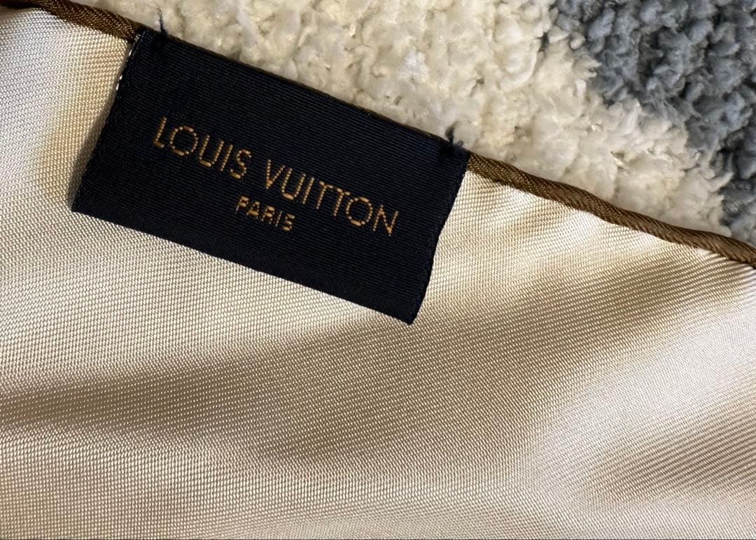 【新品未使用】《LOUIS VUITTON》スカーフ