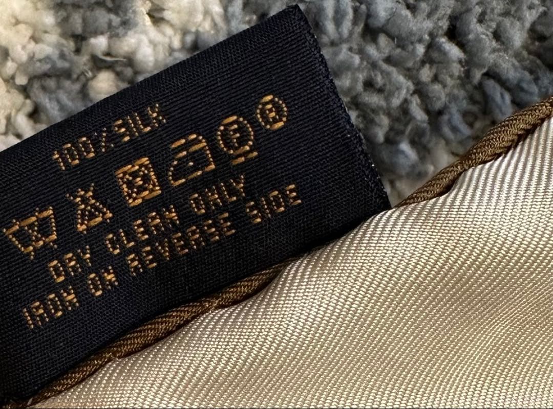 【新品未使用】《LOUIS VUITTON》スカーフ