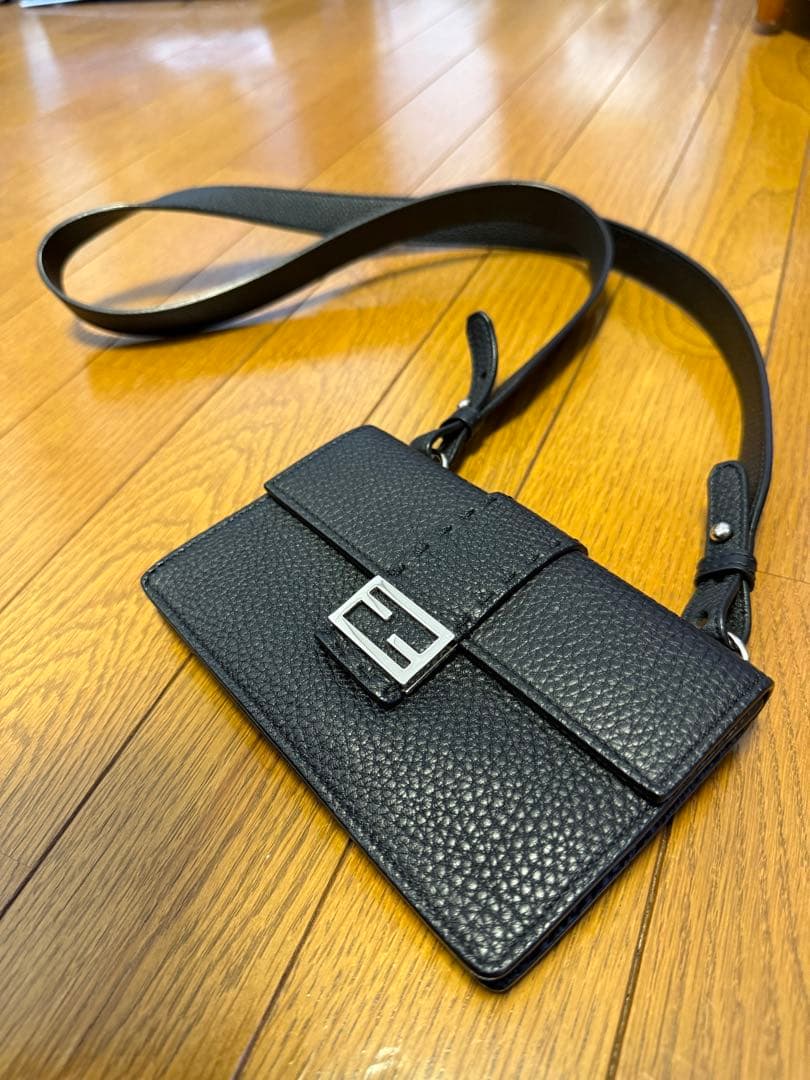 FENDI レザーショルダーバッグ ブラック フェンディ FENDI ショルダーバッグ ダブルバゲット ブラックレザー