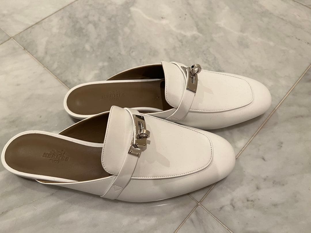 ✨新品未使用✨エルメス　ミュールオズ　38ハーフ　ホワイトカーフ ランク N 新品 HERMÈS エルメス ミュール オズ ブラック (89) ホワイト