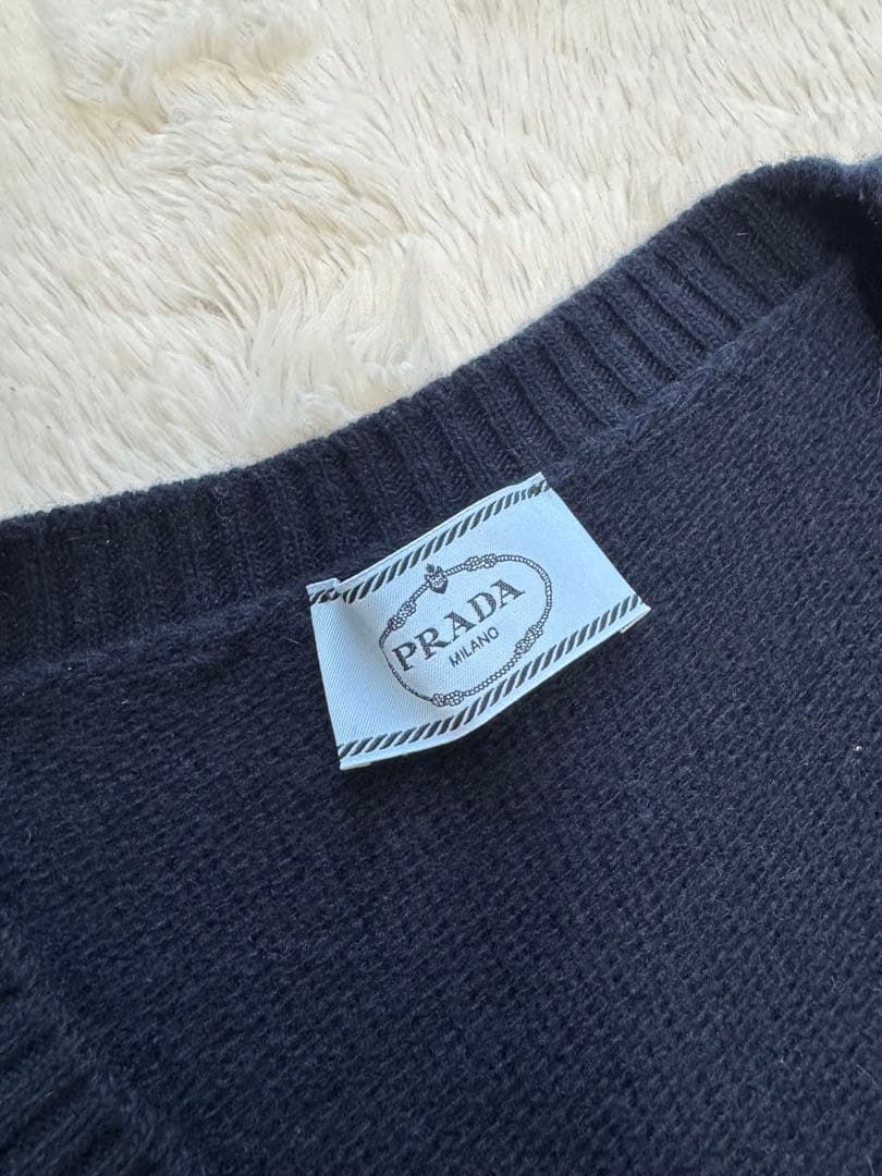 PRADA ネイビー カーディガン スカートセット - メルカリ