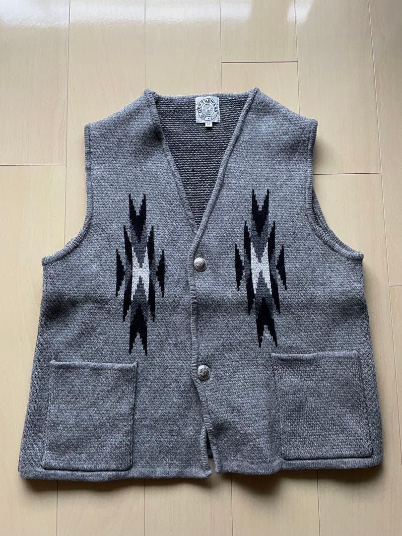 GEO TROWARK チマヨベスト ▫︎Geo Trowark (ジオトロワーク) チマヨ柄ニットベスト -ナイモノ
