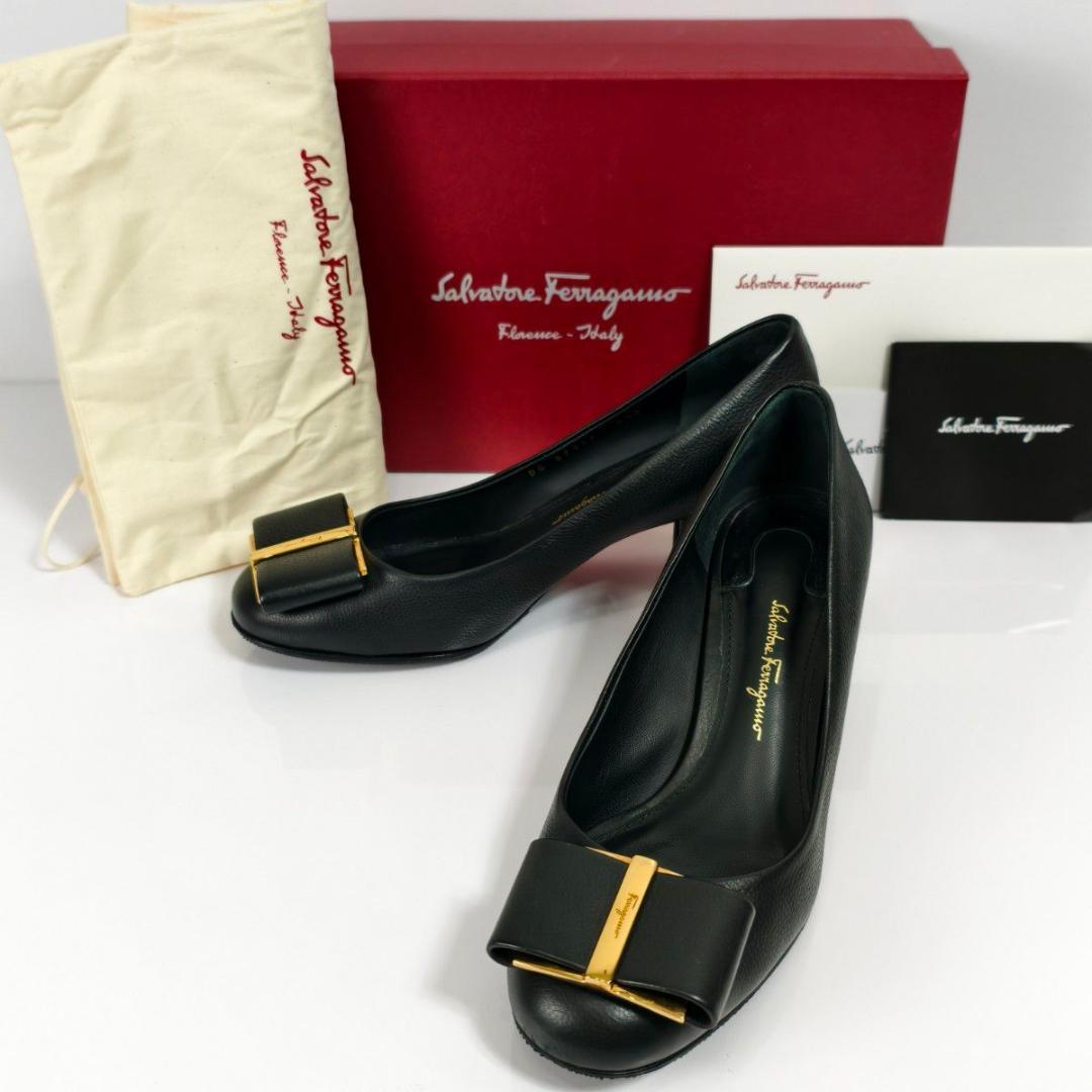 未使用級 フェラガモ ヴァラリボン パンプス CAPUA55 ブラック 22.5 サルヴァトーレフェラガモ(Salvatore Ferragamo)サルヴァトーレ