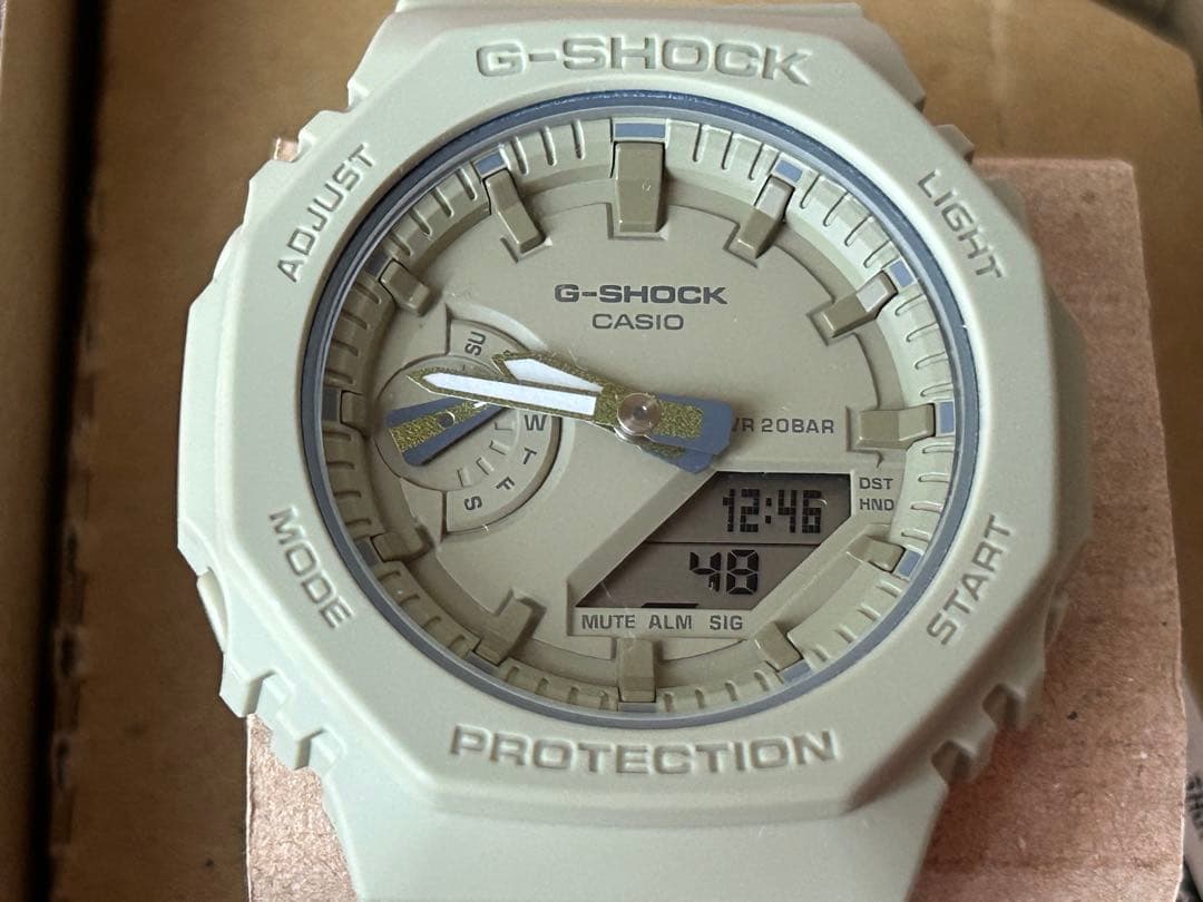 【新品】CASIO G-SHOCK GMAーS2100 オリーブ色　値下げ G-SHOCK】コンパクトな「GMA-S2100」にグリーンをアクセントに使った