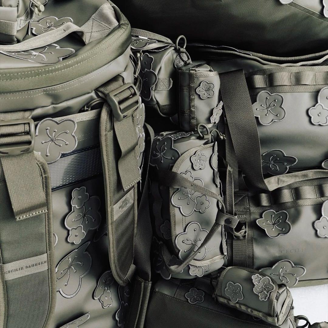 ノースフェイス × セシリーバンセン】ベースキャンプクラッチ NT 【即