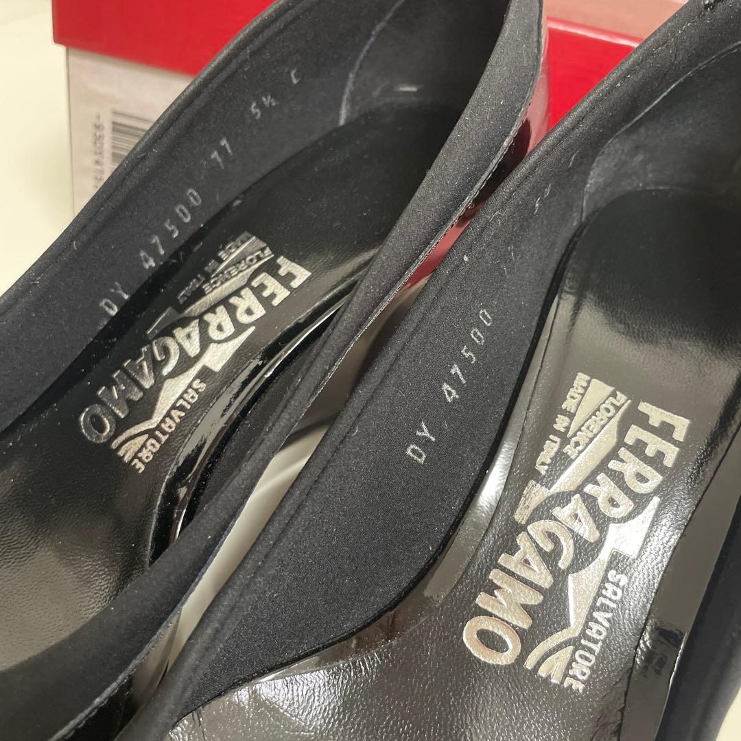 最終価格Salvatore Ferragamo ブラックウェッジヒールパンプスの通販は