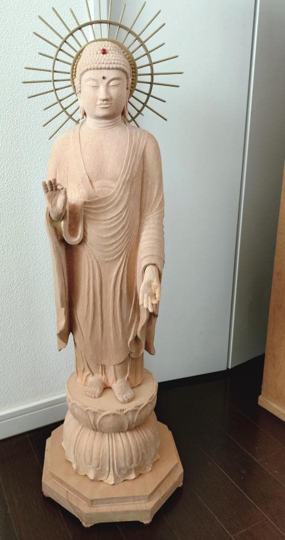 阿弥陀如来像　木彫り　八角台座付　放射光背付　80cm 立像　専用木箱付 楽天市場】【天台宗】仏像 本柘植 阿弥陀如来 座像 柘植八角台座 飛天