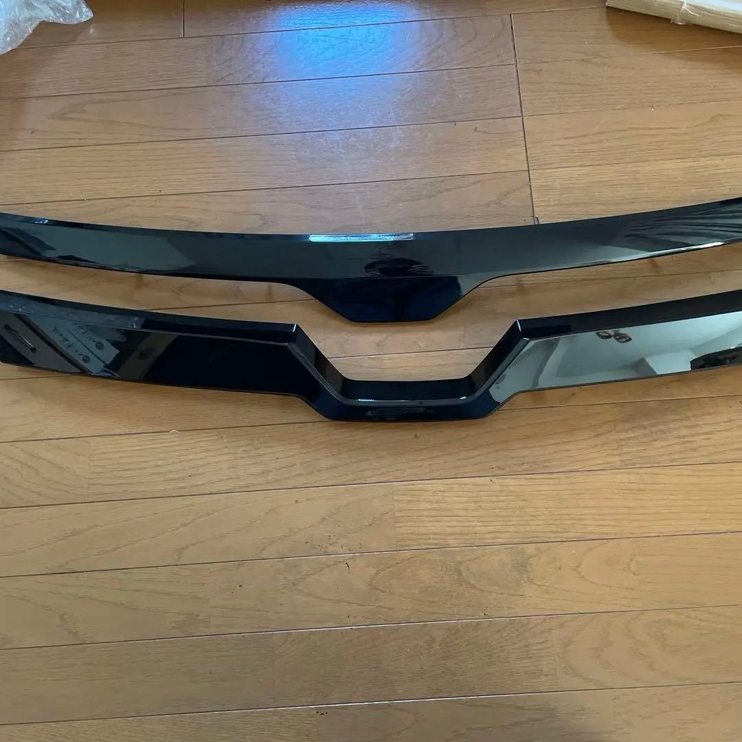 フードトップモールヴォクシー80系G's 202ブラック＋グリルガーニッシュ 80系 前期 ヴォクシー G's採用 純正 フードトップモール 202 ブラック