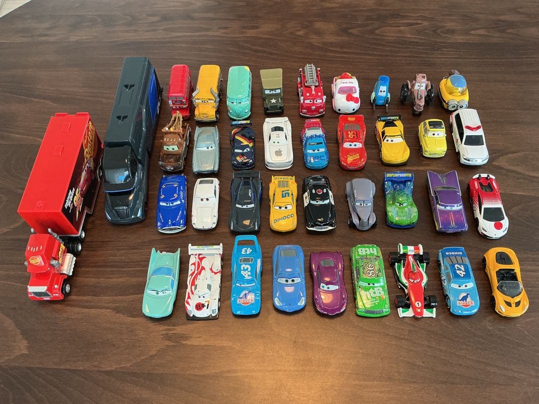 カーズトミカ34台セット（トレーラー付き）とトミカ4台 Amazon.co.jp: タカラトミー(TAKARA TOMY) ディズニー カーズ トミカ