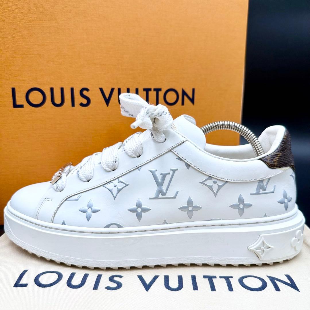 美品✨ ルイヴィトン タイムアウトライン モノグラム エンボス 24cm相当 LOUIS VUITTON（ルイ・ヴィトン） スニーカー モノグラム レディース